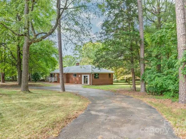 8603 Lawyers Rd, Charlotte, NC 28227
