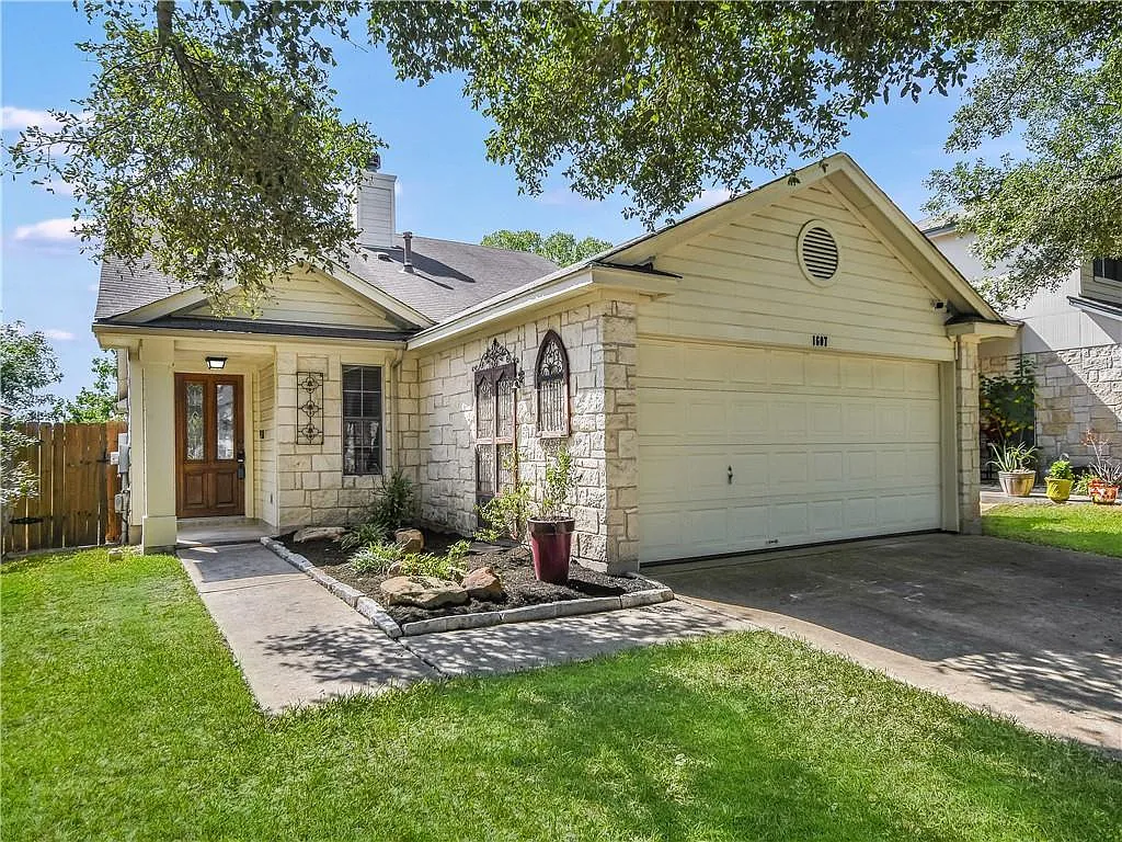 3 bed, 1474 sqft, $2,000 — Photo 2