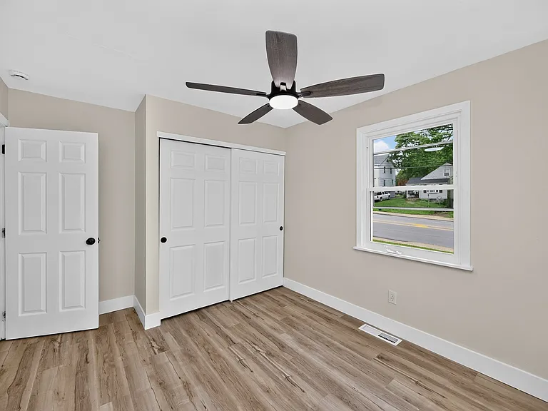 861 W Galbraith Rd — Photo 12