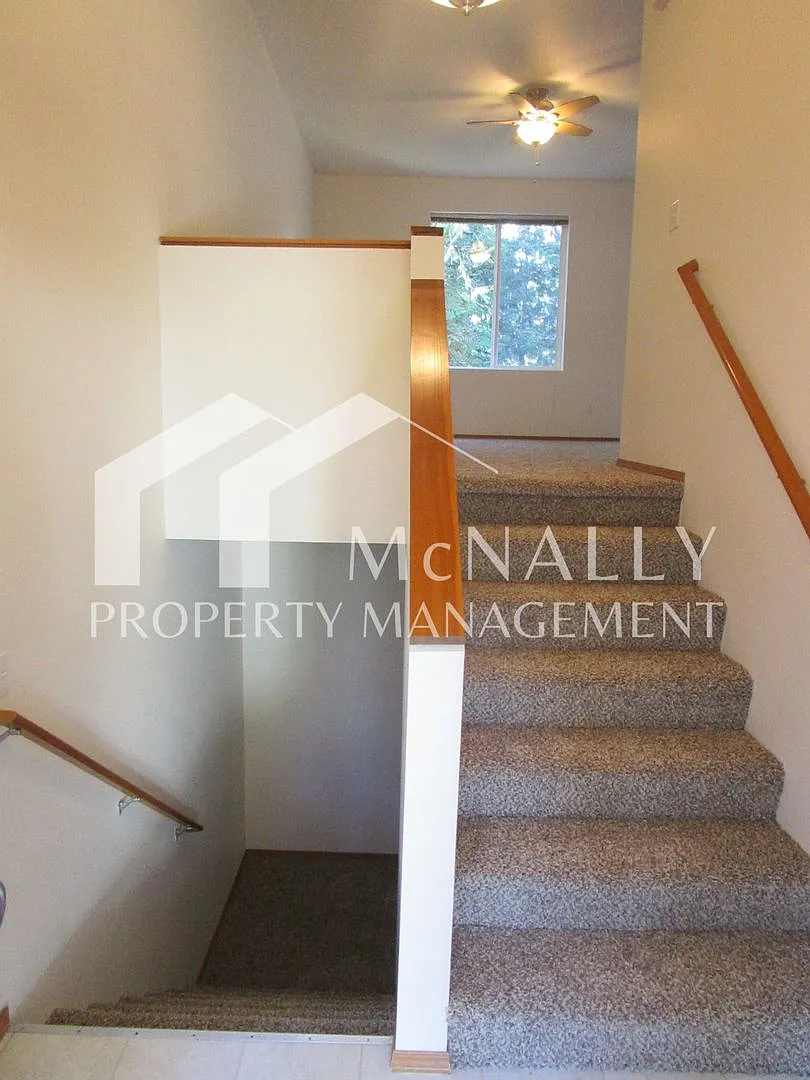 Well Maintained 3 Bedroom Home with Open Floor Plan — Photo 3