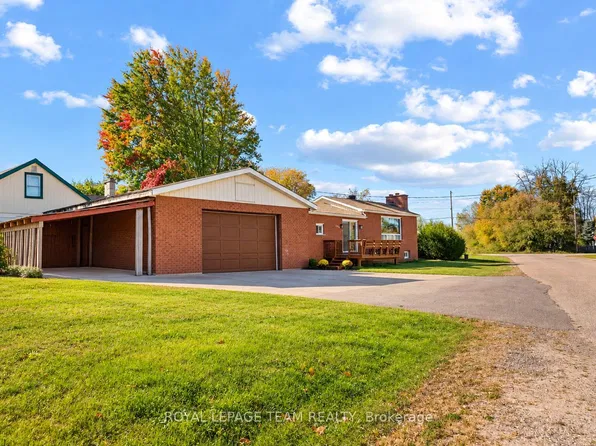 1126 Poirier St, Pembroke, ON K8A 6H6