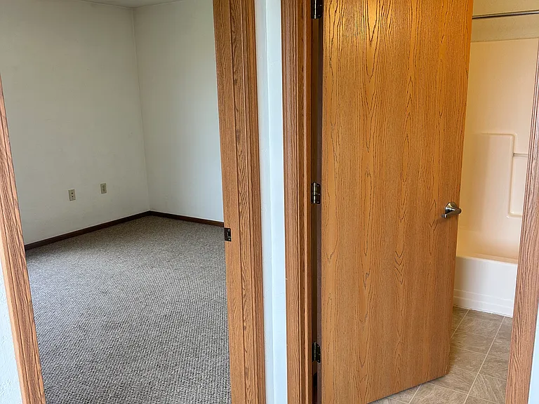 276 Kelly Blvd — Photo 12