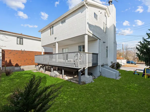 2452 East 74th Street image 24 of 27