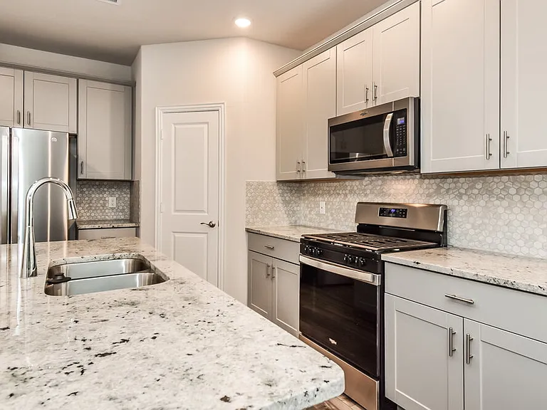 1411 Rolling Fox Dr — Photo 6