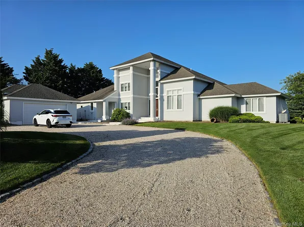 18 Pine Tree Lane, Westhampton, NY 11977