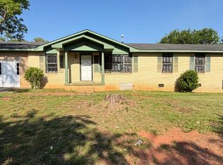 854 N 11th Ave, Lanett, AL 36863