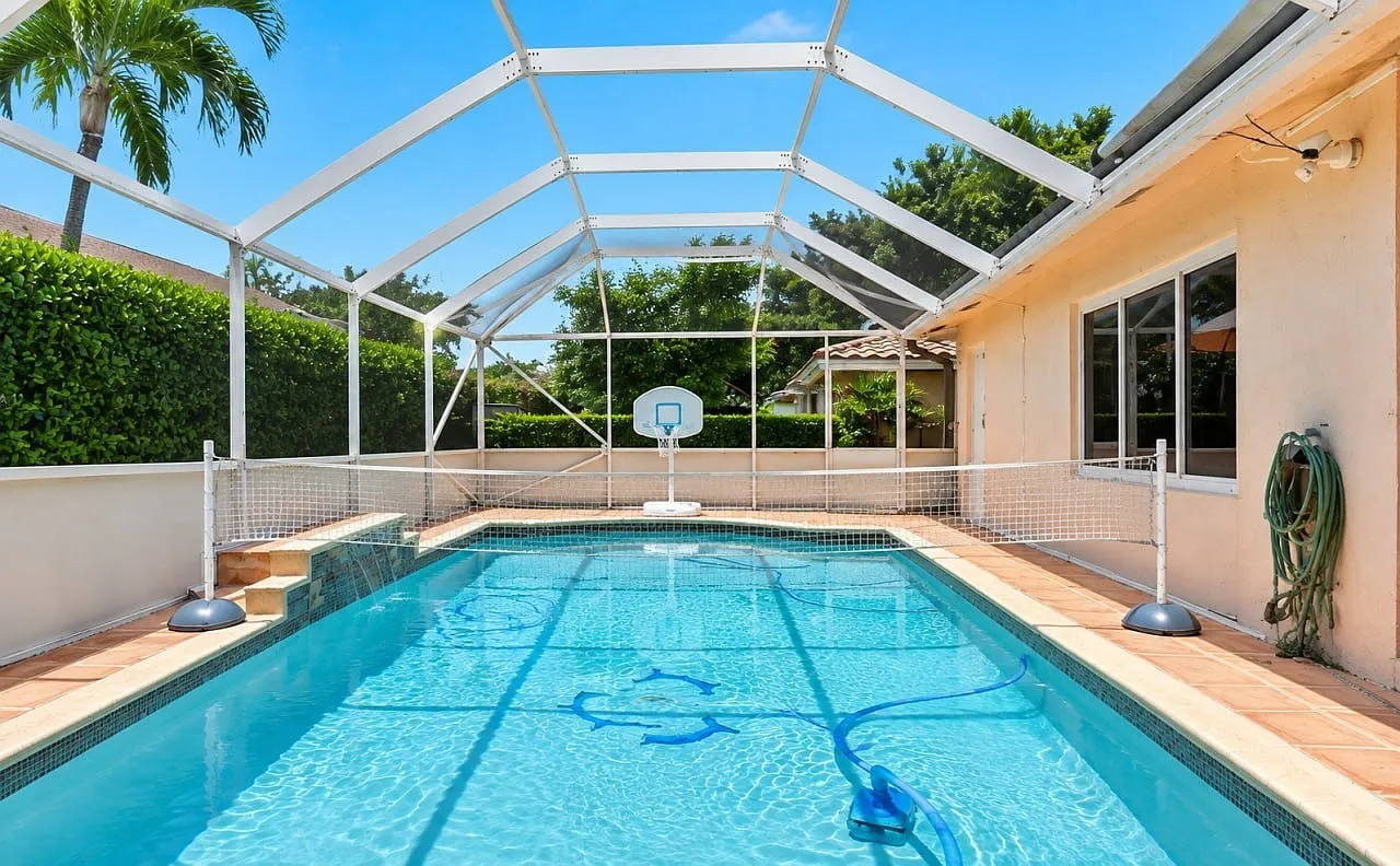 3 bed, 2300 sqft, $4,700 — Photo 3
