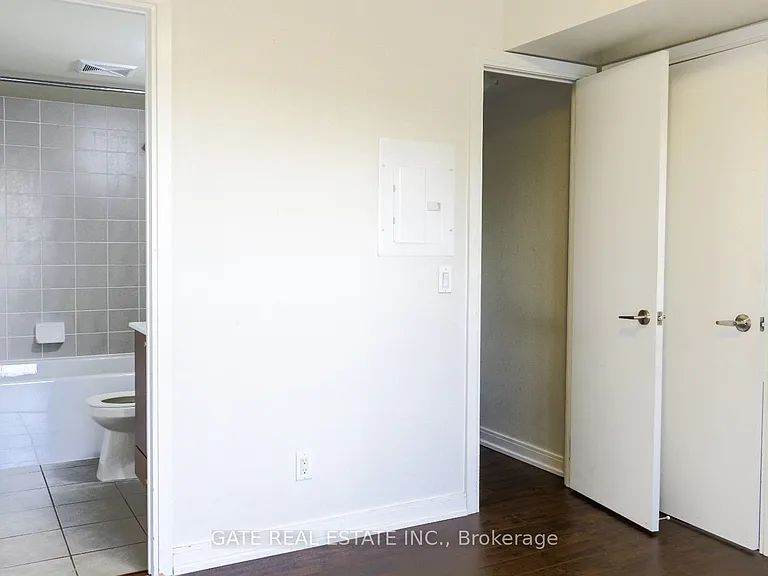 151 Village Green Sq #1404 — Photo 8