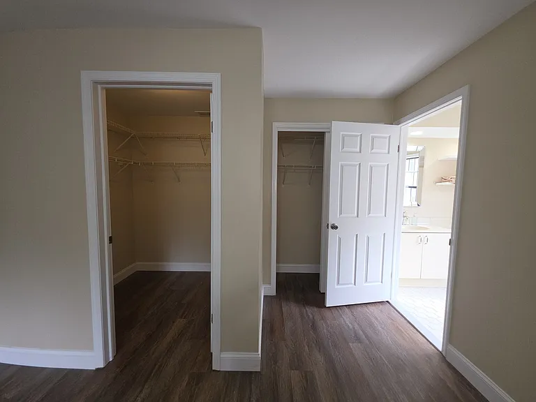 2708 Ridgefield Ct #2708 — Photo 4