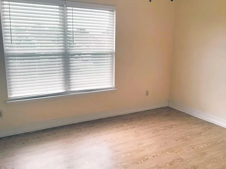 1317 Redwood Ln — Photo 15