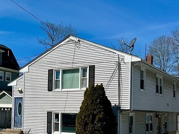 3rd image of 10 Edgemere Rd