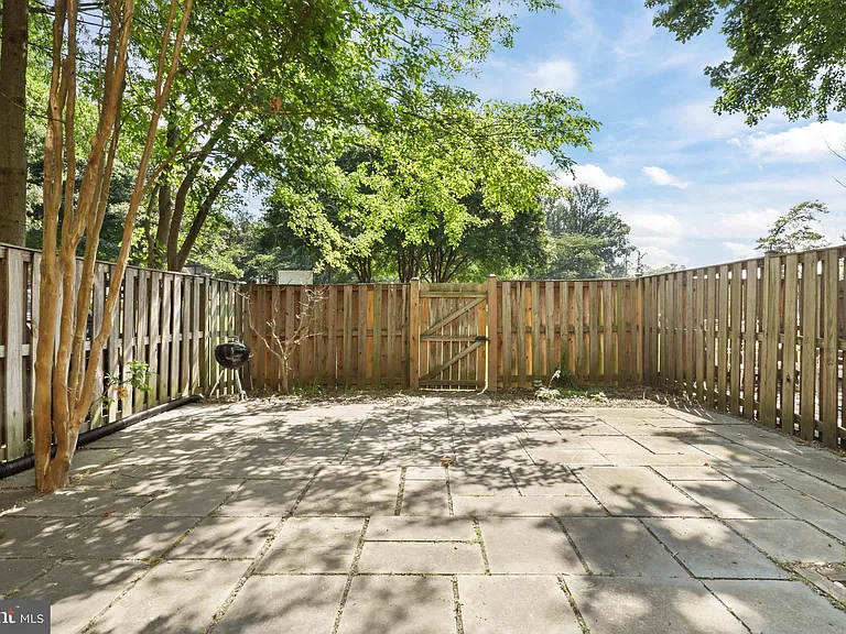 3146 Valentino Ct — Photo 27