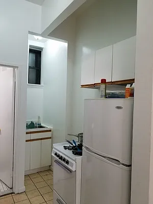 Rented by United Realty Equities | media 4