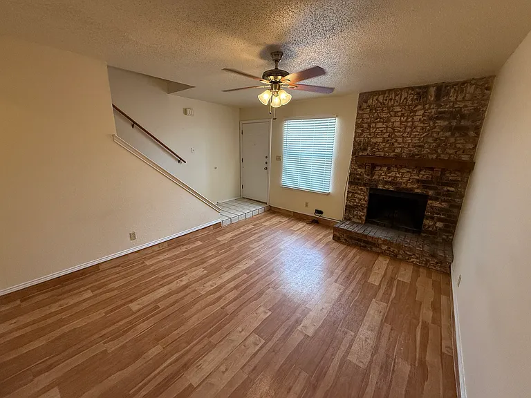 730 Bluebonnet Dr #B — Photo 4