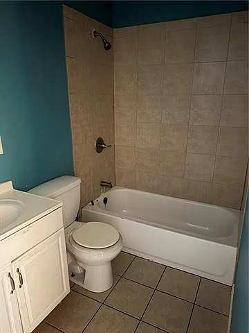 1945 Pace Blvd #101 — Photo 8