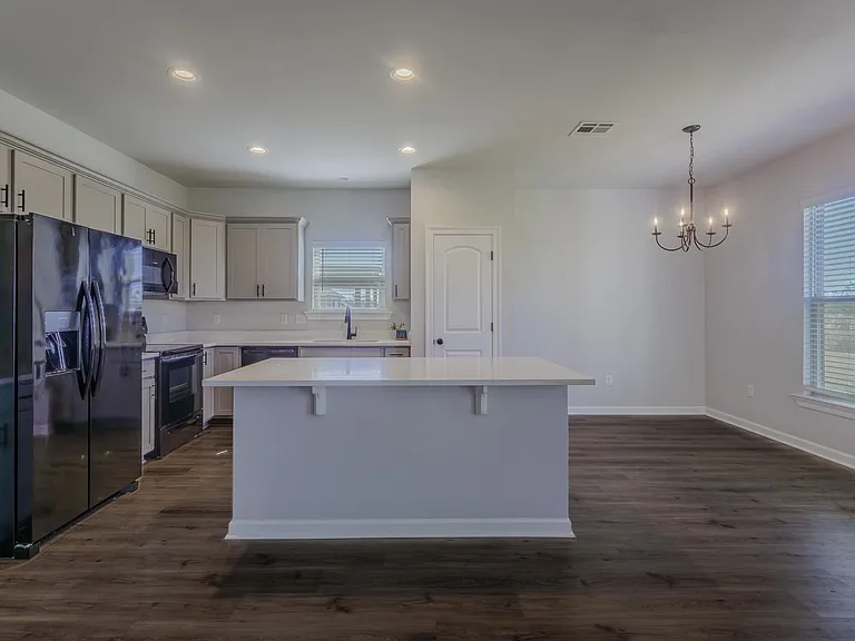 1835 Bowen Rd — Photo 11