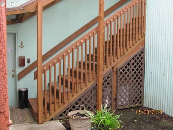 STAIRS TO THE APPARTMNET