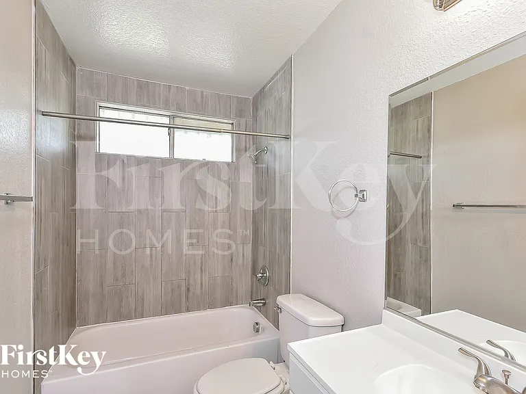 3909 Almondwood Dr — Photo 9
