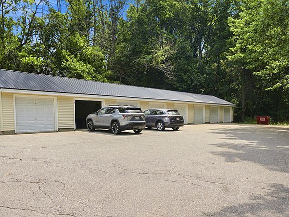 5th image of 136 Old Winthrop Road #8