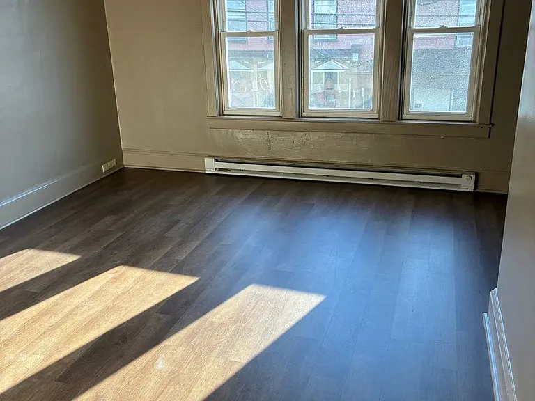 206 Lincoln Way E — Photo 8