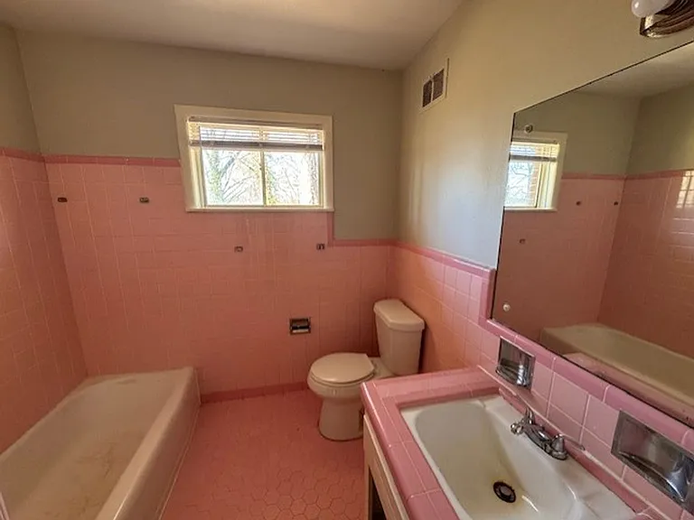 630 Lisa Ln — Photo 16