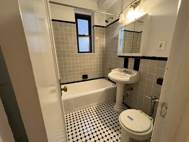 1500 Ocean Pkwy #6H — Photo 6