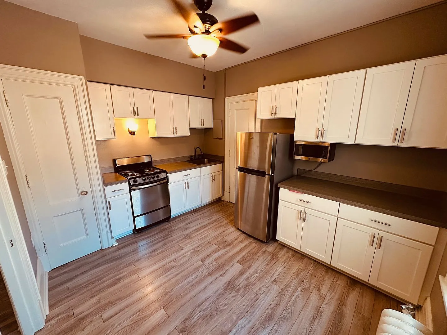 7 W Philadelphia Street, One Bedroom, Great Downtown Location — Photo 3
