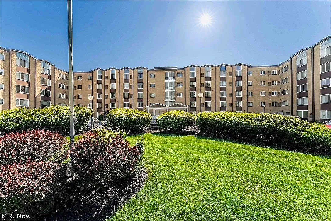2 bed, 1.0 bath, $1,350 — Photo 1