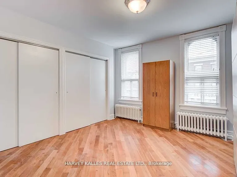 1098 Bathurst St #2 — Photo 12