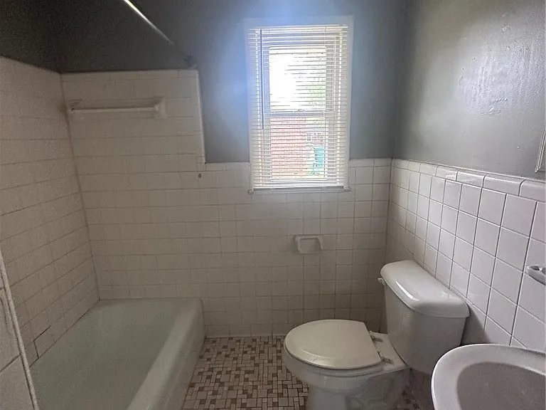 1047 Rulnick St #D — Photo 3