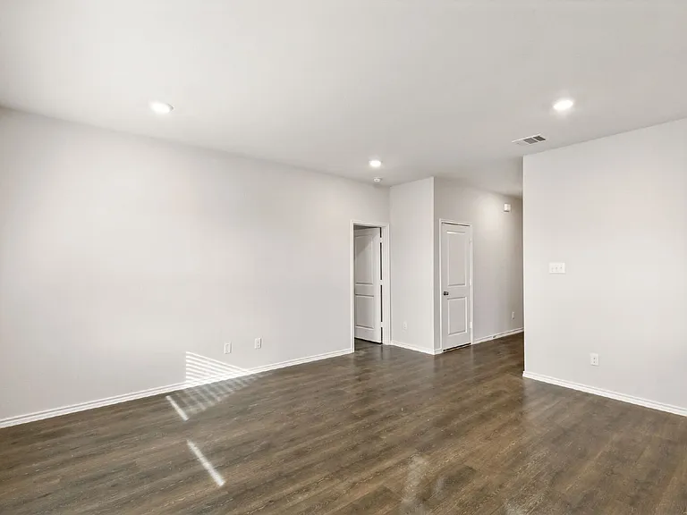 606 Wrangler Dr — Photo 9