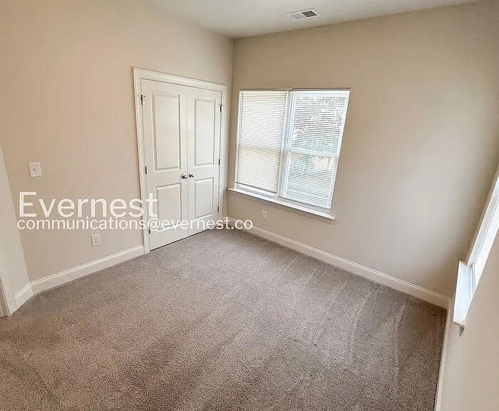 106 Elwood St — Photo 10