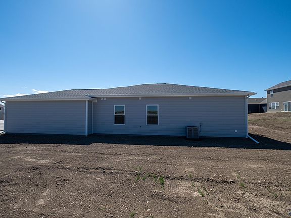4th image of 460 Yelner Dr
