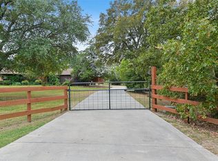 6304 Los Robles Dr, College Station, TX 77845