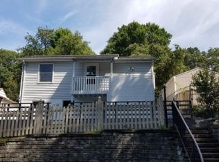 3 Vassar Trl, Hopatcong, NJ 07843
