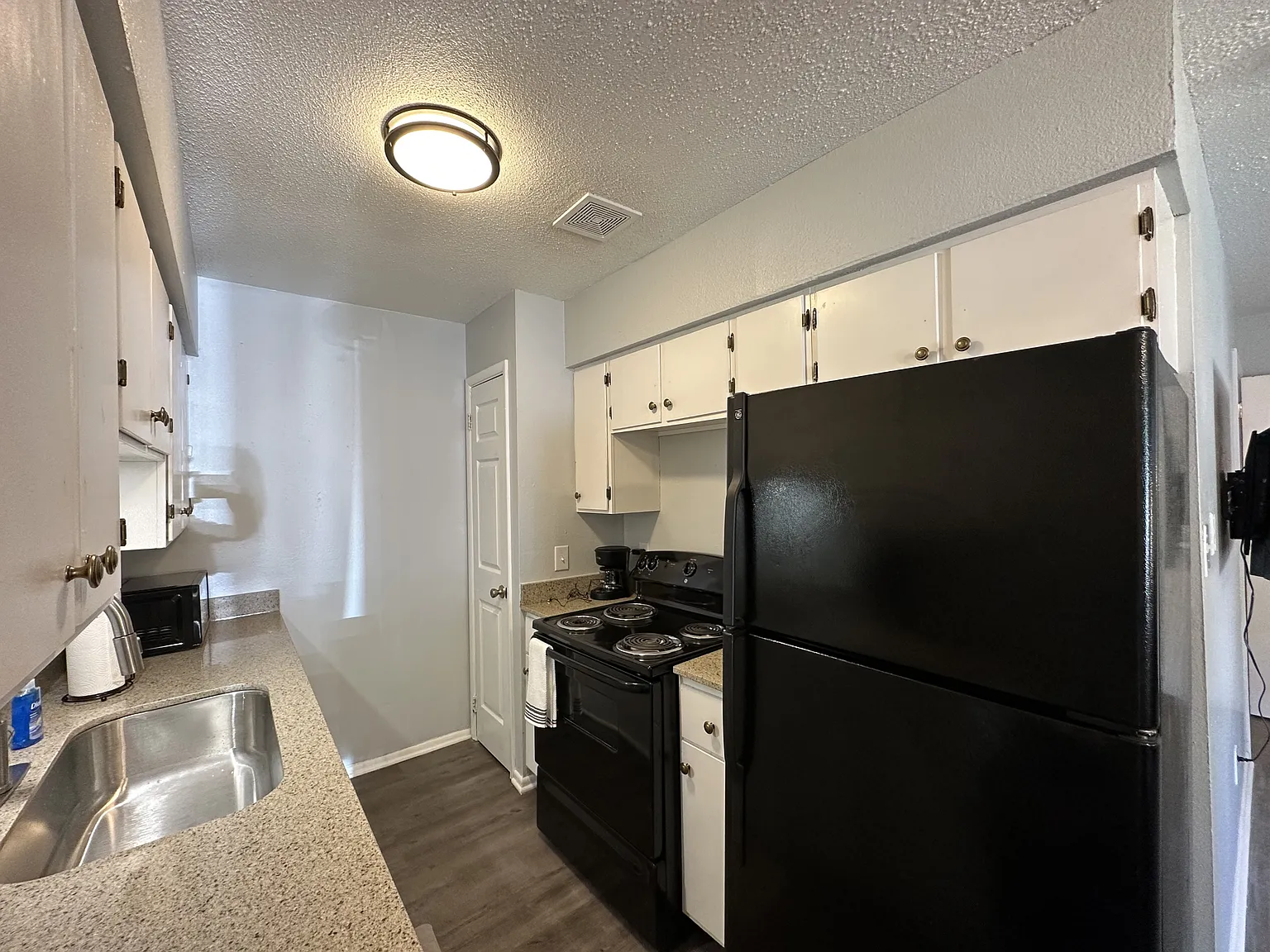 3801 Elizabeth Street - 3 — Photo 3