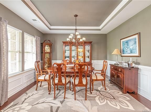 5th image of 5201 Poplar Knoll Dr
