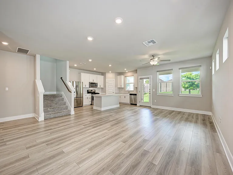 7203 Travertine Spring Dr — Photo 2
