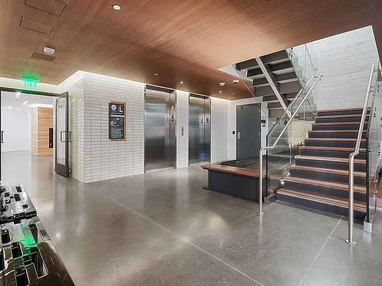 1300 22nd St #421 — Photo 24