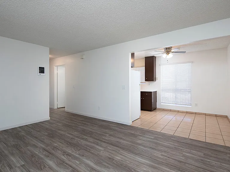 Calla Ave Apartments — Photo 2