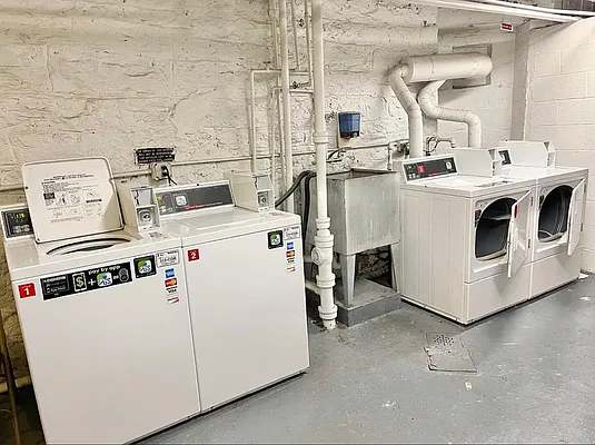 Rented by R New York | media 16