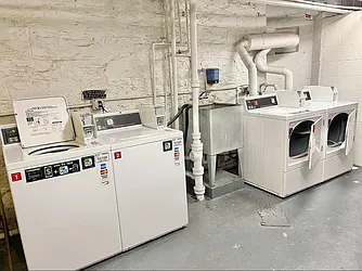 Rented by R New York