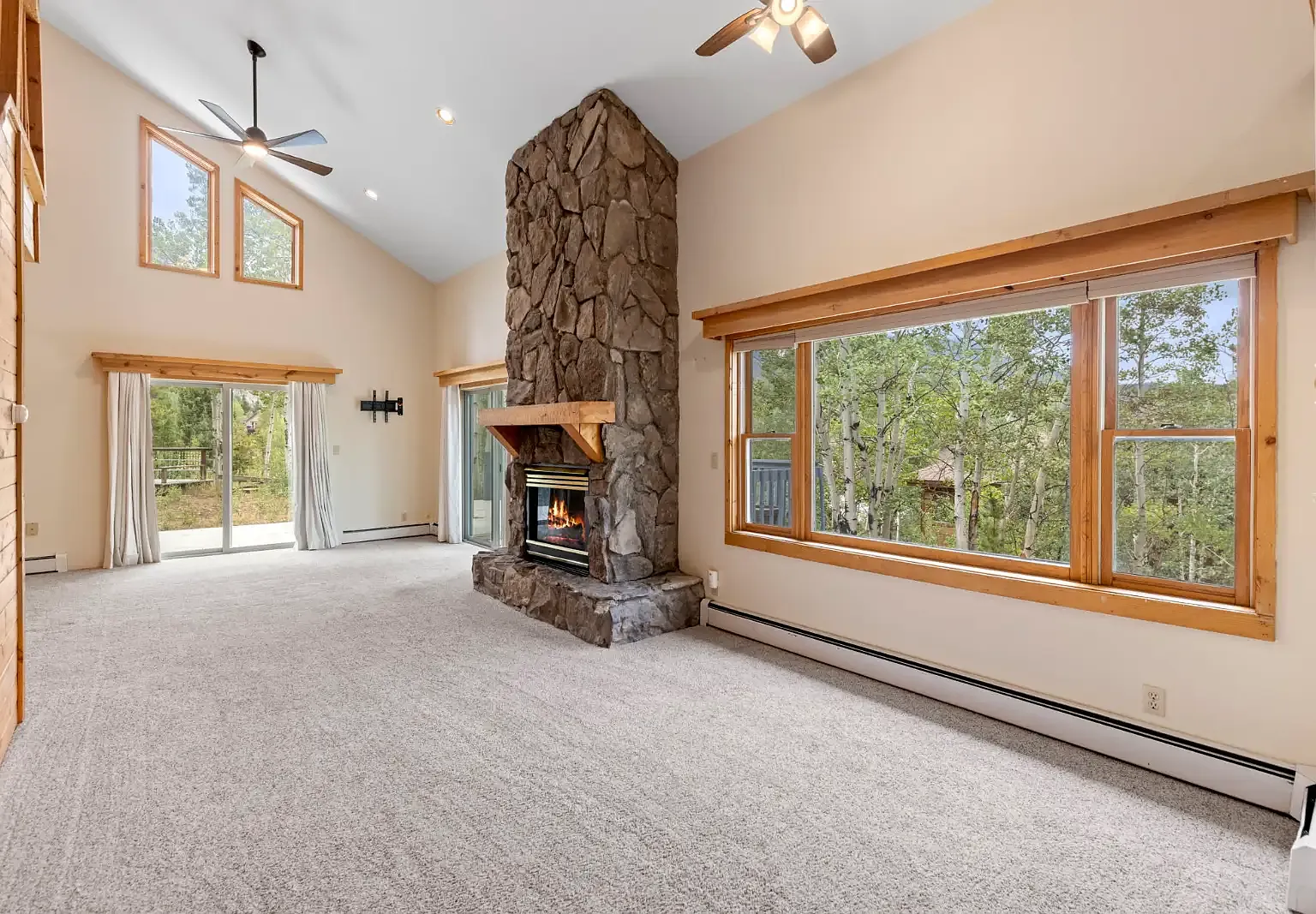 3 bed, 1565 sqft, $4,200 — Photo 2