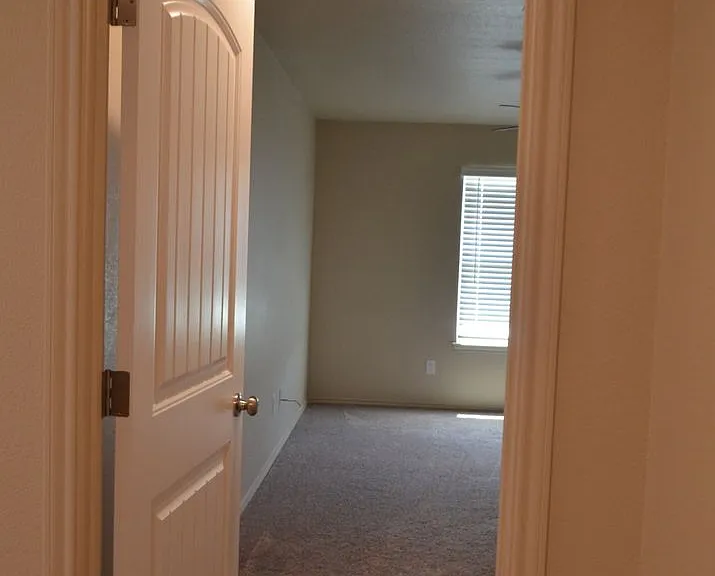 1701 Castroville — Photo 15