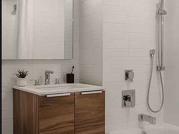 5th image of 171 Suffolk St #2B