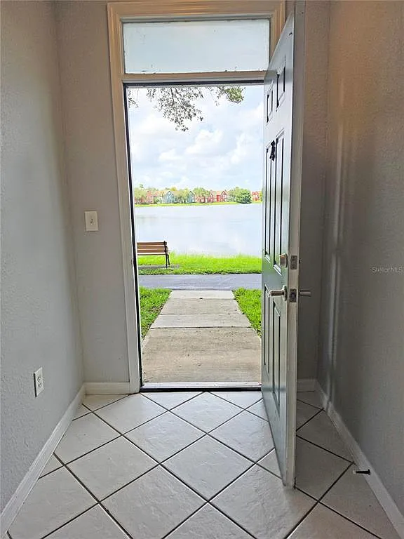 3 bed, 2.0 bath, 1345 sqft, $2,250 — Photo 2
