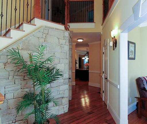 4th image of 21 Stonegate Dr