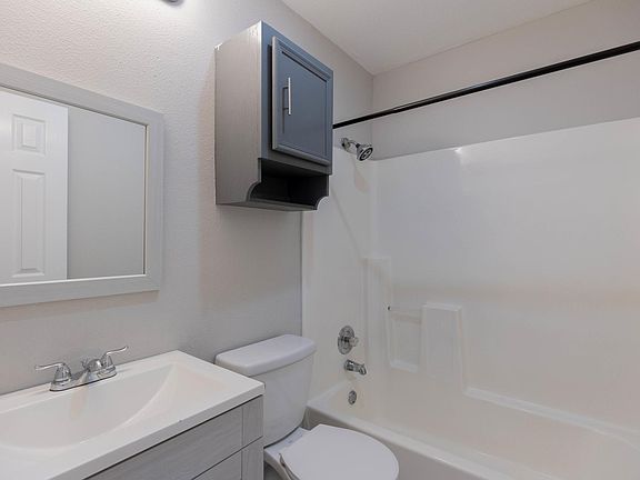 3rd image of 414 Cypress Ln #414