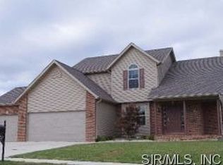319 Aberdeen Dr, Glen Carbon, IL 62034