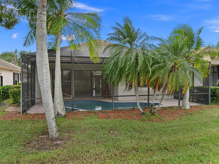 435 SW Jefferson Cir — Photo 42